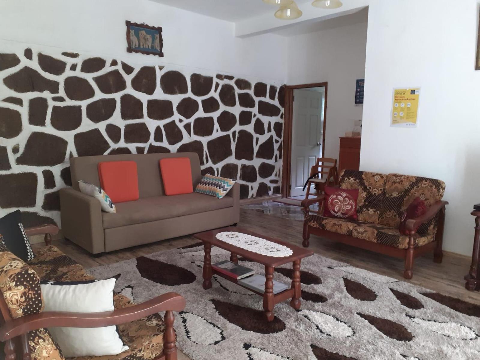 Gigi's Self Catering Апартаменты