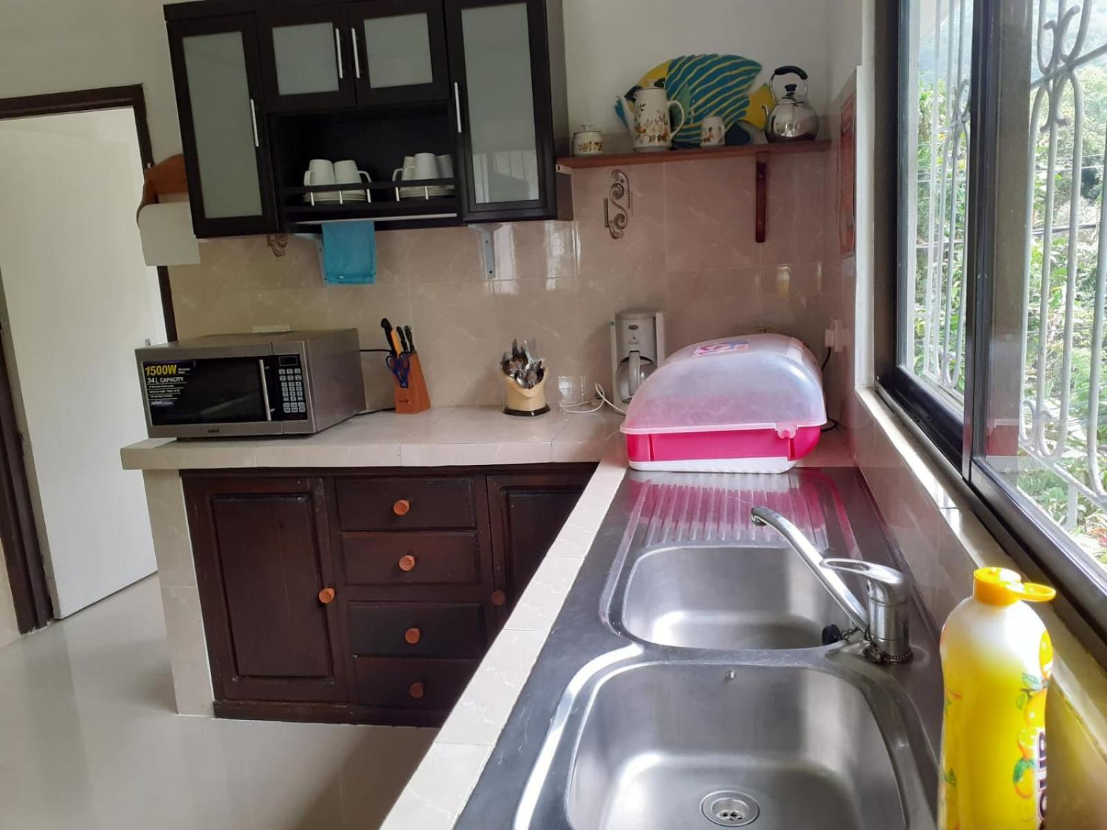Апартаменты Gigi's Self Catering *